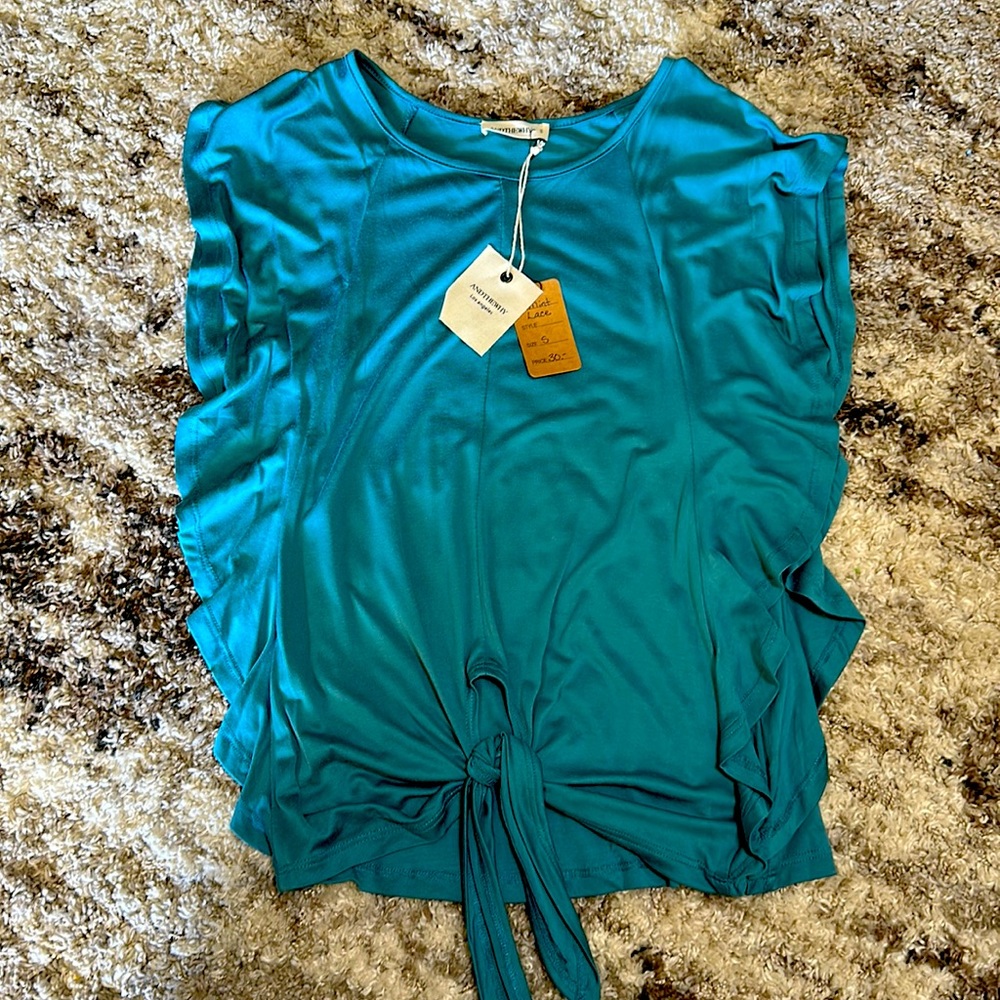 New with tags flutter sleeve boutique top